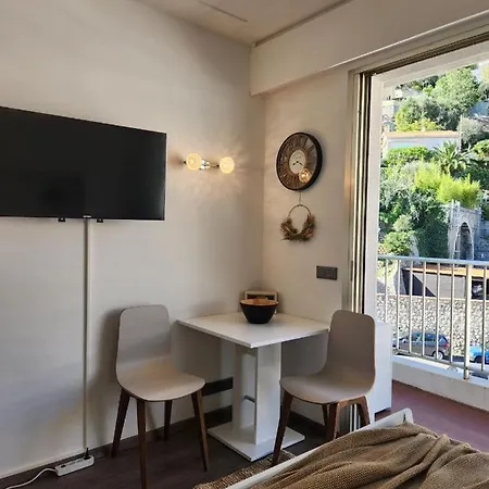 Your Favorite * מנטון