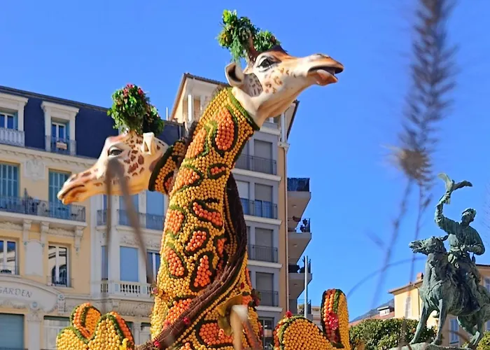 شقة Your Favorite *